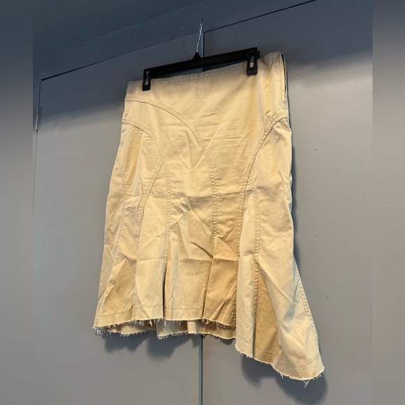 Banana Republic - Vintage Tan Trumpet Skirt Asymmetrical Pleated (Size 8) - Picture 2 of 8